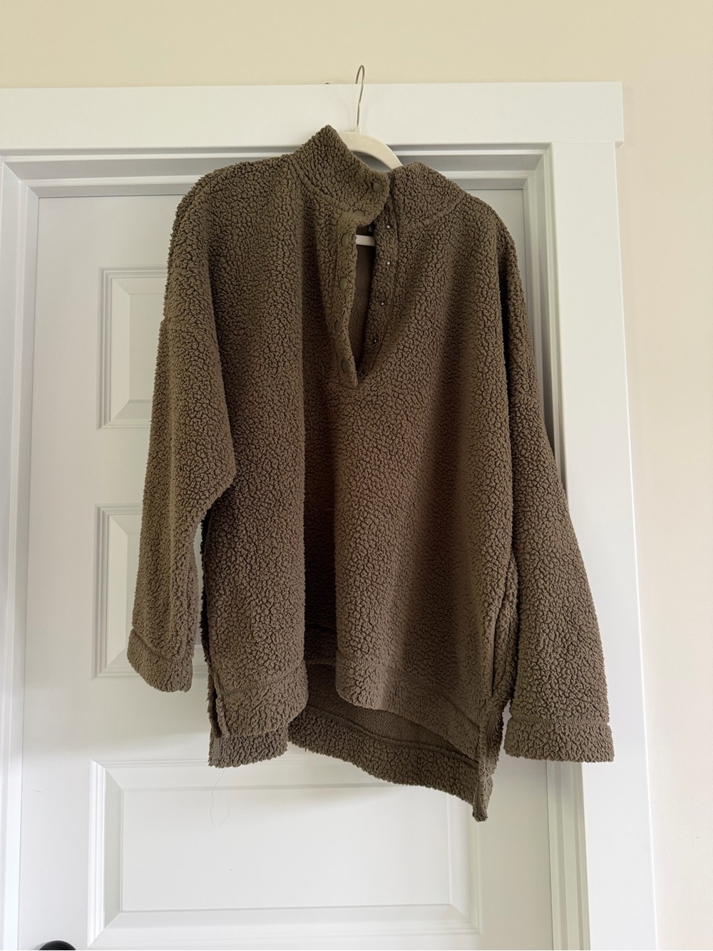Cozy Women's Sherpa Pullover Sweater - Olive